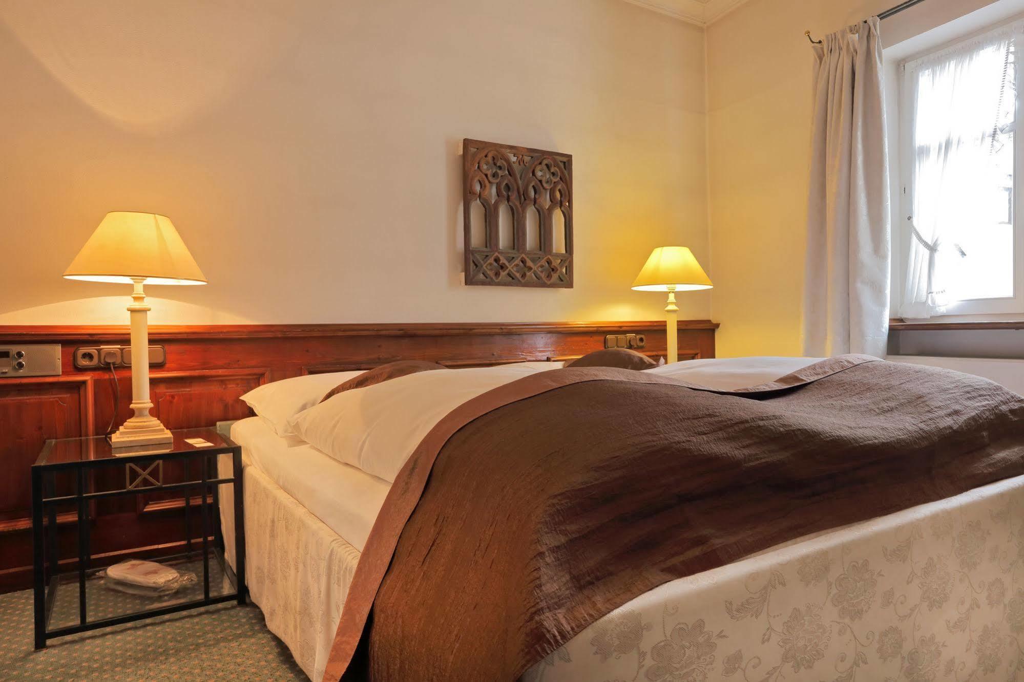 Romantik Hotel Zur Schwane Фольках Экстерьер фото
